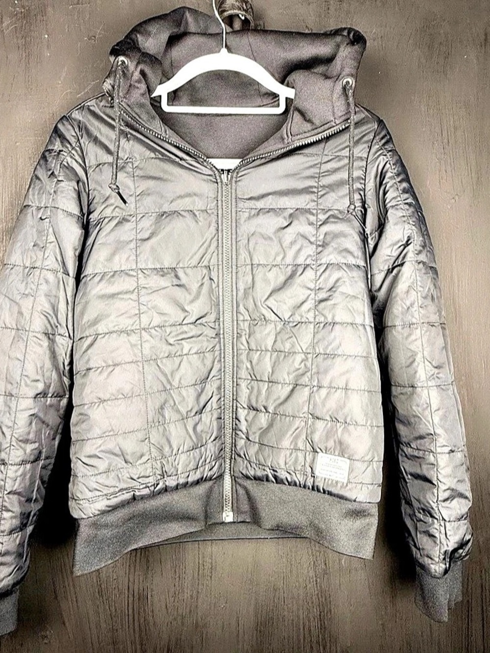 Nike Womens Quilted Reversible Hooded Puffer Black Medium short fits slim